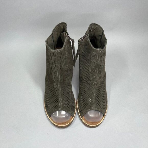 Toms Ankle Boots Women's Size 5.5 Forest Green Perforated Suede Heeled Booties - Picture 3 of 11